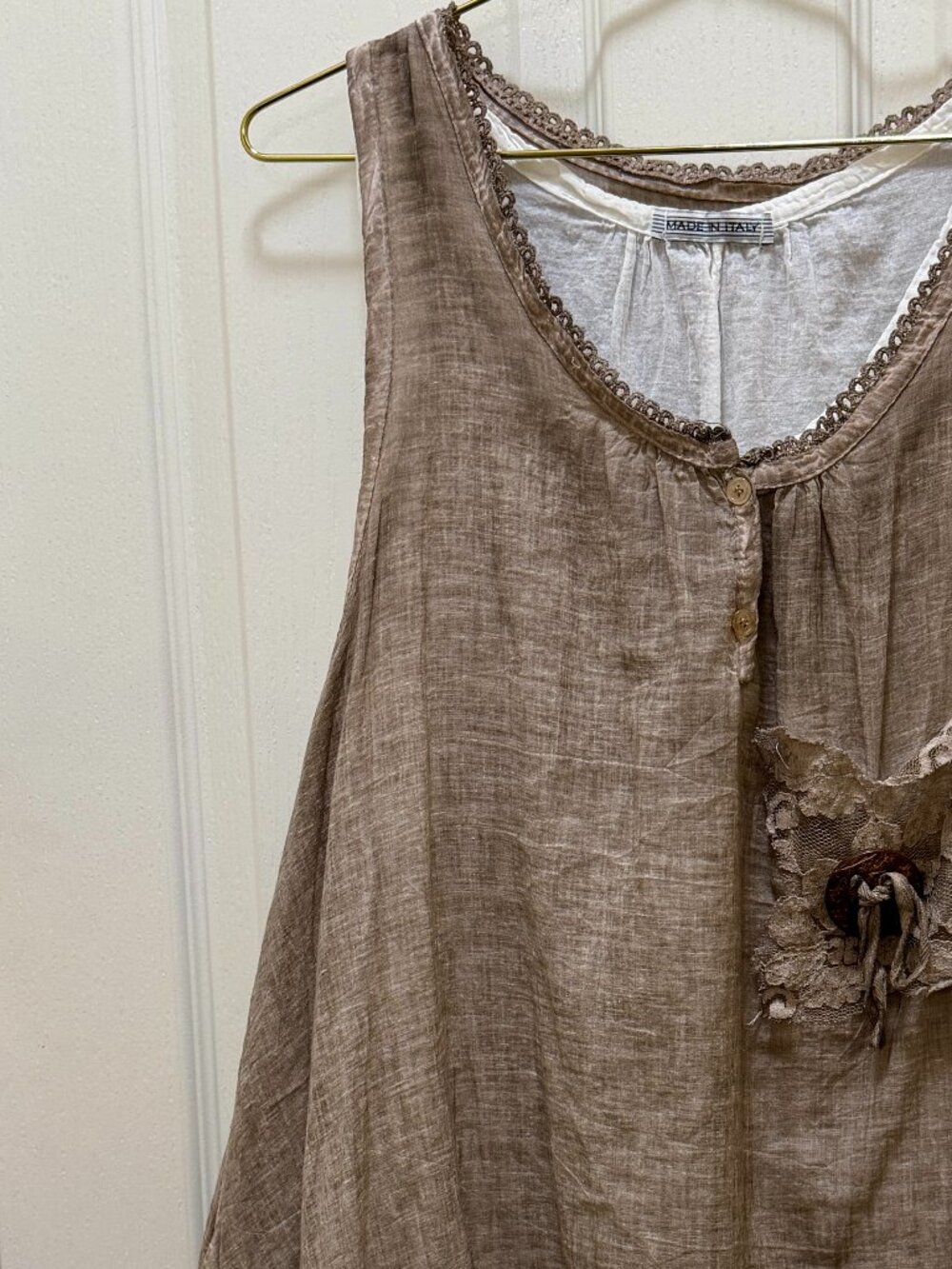 Made In Italy Women's Sleeveless Taupe Layered Tunic Top with Lace Trim Size M - Picture 3 of 12